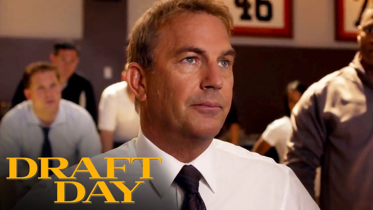 Weaver Makes the Choice for the First Round Draft | Draft Day | Kevin Costner, Jennifer Garner