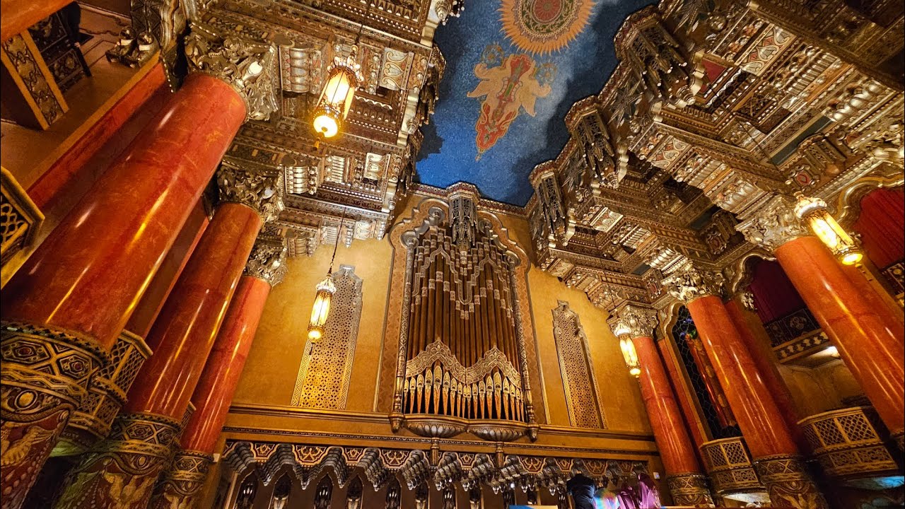 Fox Theater, Detroit -Tour the Inside of the Fox Theater - A "Must See" Theater in Detroit, Michigan