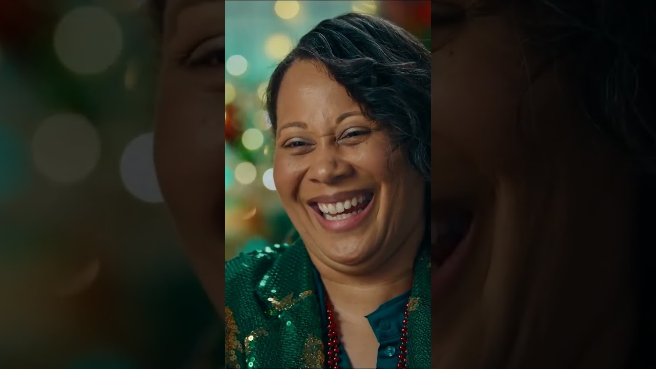 This tree is a diva. #HoardingForTheHolidays #WatchOnHGTV #HGTV