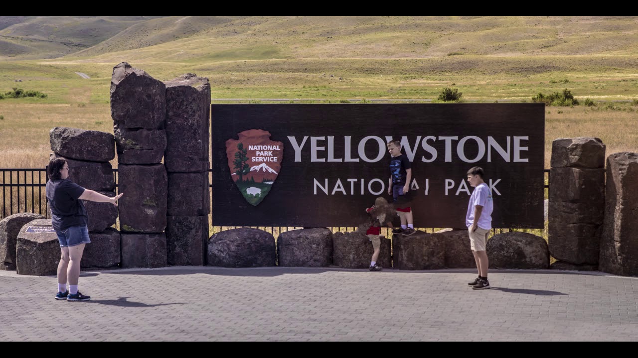 Caravan Tours - Mt  Rushmore, Grand Tetons and Yellowstone