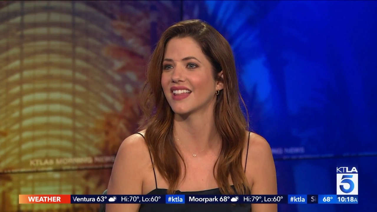 Julie Gonzalo Talks Canadian Men & "Falling for Vermont"