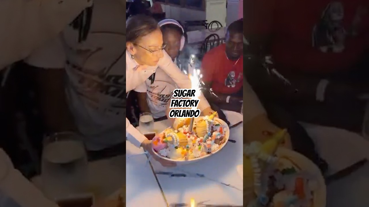 2 King Kong Sundaes at the Sugar Factory in Orlando 🍨