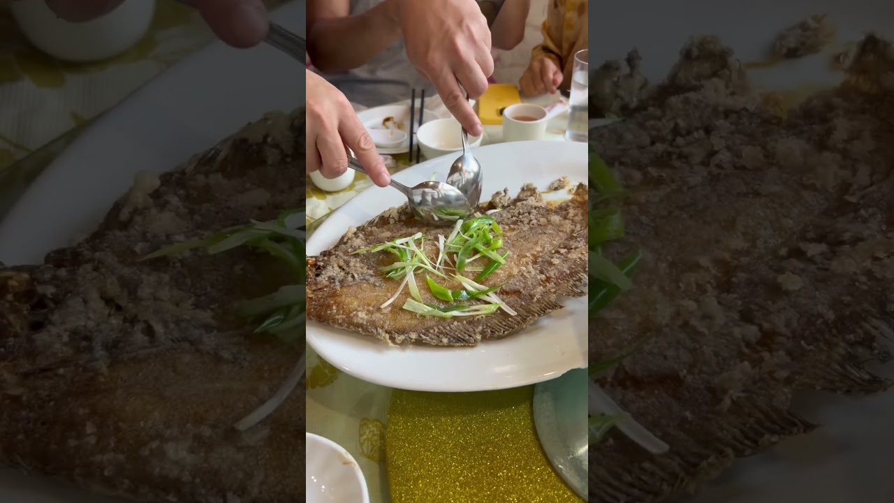 Wu’s Wonton King in Chinatown, NYC - Peking duck, garlic chicken, crusted fish, and seafood noodles