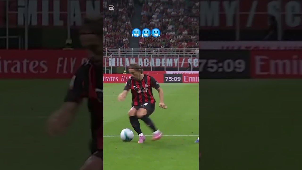 LUCA MODRIC SKILLS AT AC MILAN ARE UNBELIEVABLE 🥶🥶🥶 #football #mufc #modric #acmilan #messi #ronaldo